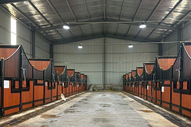 metal horse barn